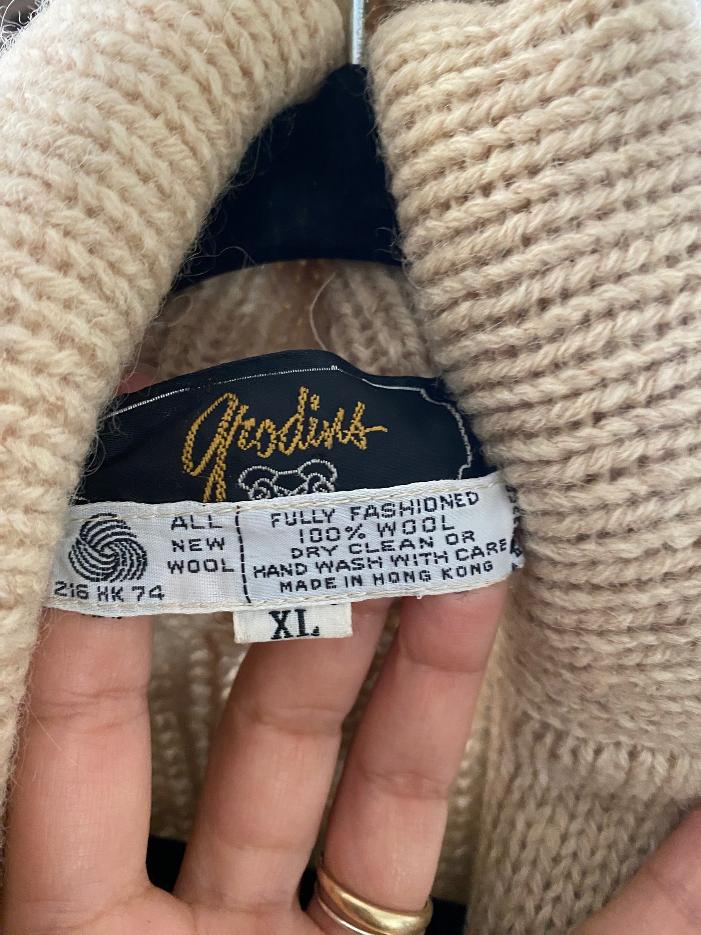 Grodins cable knit cardigan — Grodins label and made in Hong Kong tag detail