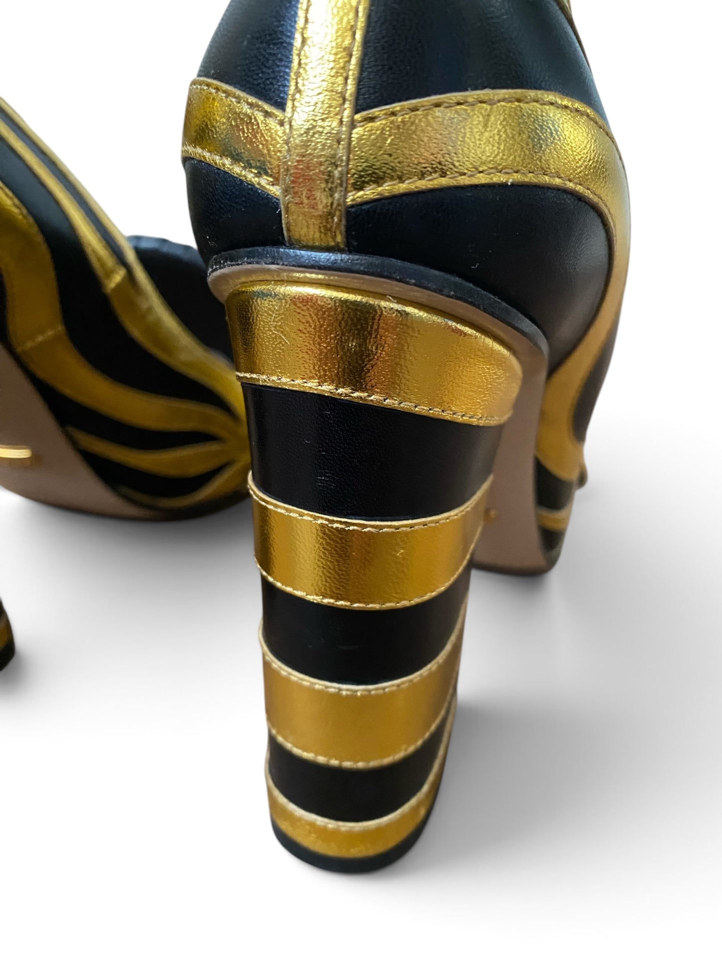 Gucci Marmont Pumps Gold and Black Flame